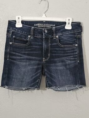 American Eagle Artist Crop Dark Wash Denim Cutoff Shorts Womens 8 Mid-Rise